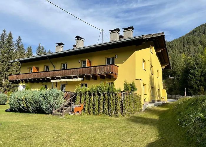 Mops アパート ナウダース